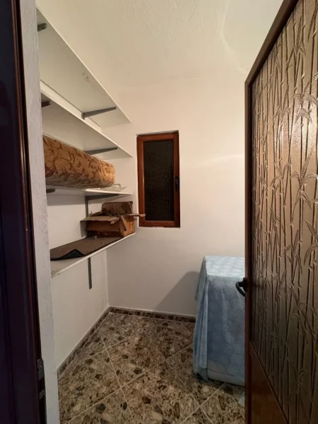 Durres, jepet me qera apartament 3+1+Aneks+Ballkon Kati 3, 150 m² 500 € (Markata, Durres)