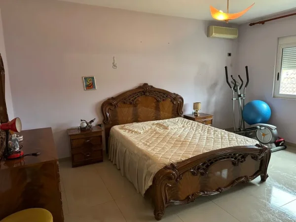 Tirane, jepet me qera apartament 2+1+Aneks+Ballkon Kati 5, 85 m² 600 € (rruga e kavajes)