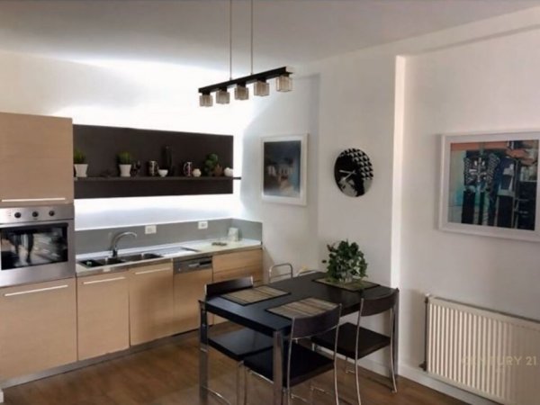 Tirane, jepet me qera apartament 2+1+Aneks+Ballkon Kati 8, 101 m² (KIKA 1)