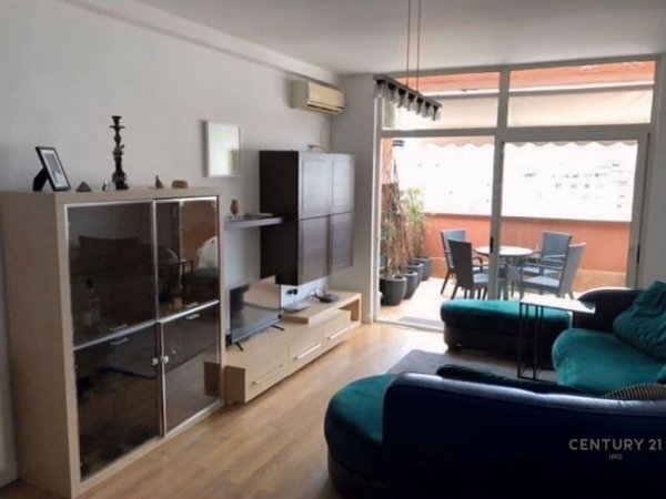Tirane, jepet me qera apartament 2+1+Aneks+Ballkon Kati 8, 101 m² (KIKA 1)