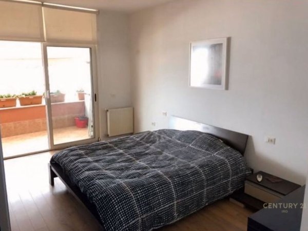 Tirane, jepet me qera apartament 2+1+Aneks+Ballkon Kati 8, 101 m² (KIKA 1)