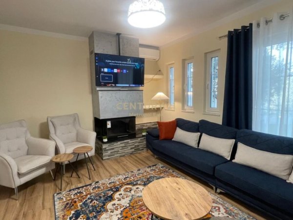 Tirane, jepet me qera Vile 2 Katshe Kati 2, 500 m² 1.200 € (TEG)