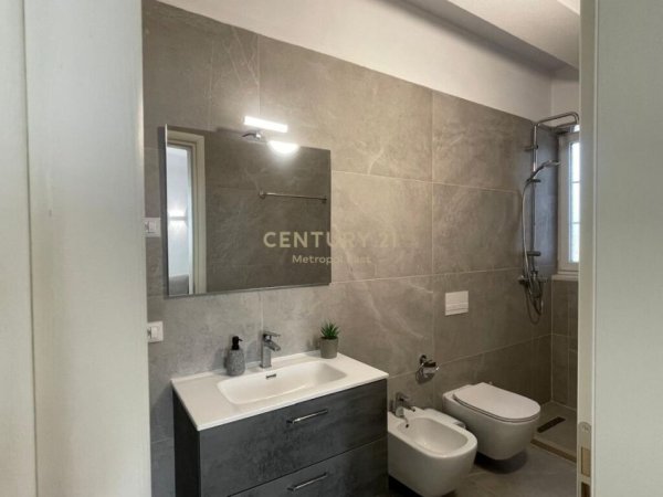 Tirane, jepet me qera Vile 2 Katshe Kati 2, 500 m² 1.200 € (TEG)