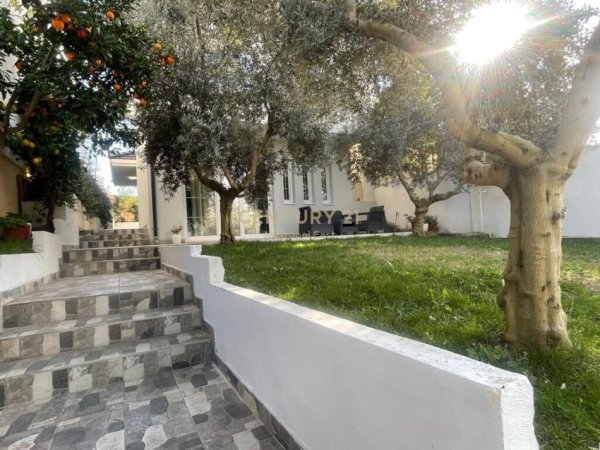 Tirane, jepet me qera Vile 2 Katshe Kati 2, 500 m² 1.200 € (TEG)