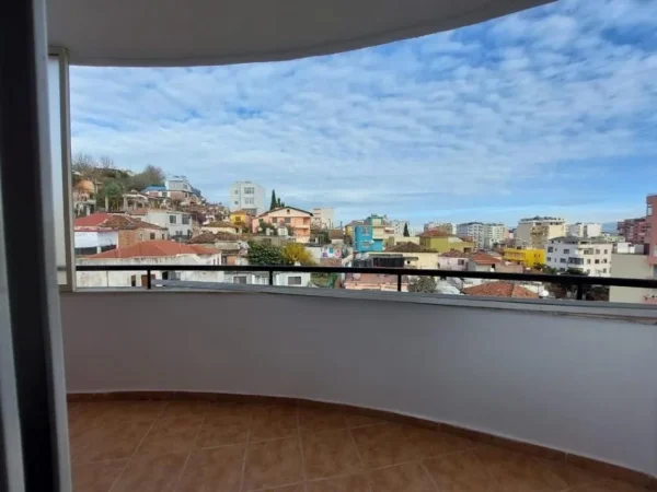 Durres, shitet apartament 2+1+Aneks+Ballkon Kati 3, 105 m² 150.000 € (Muzeumi)