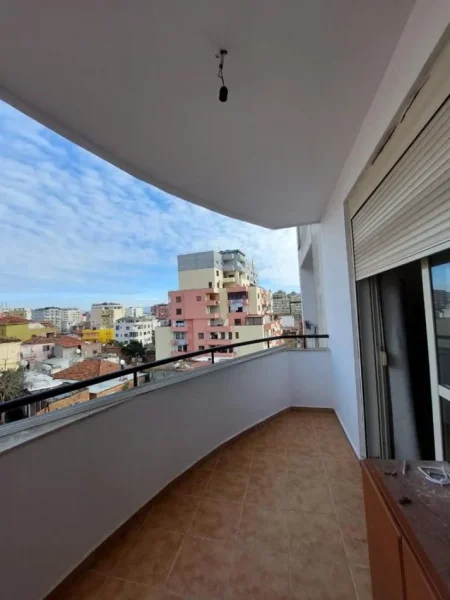 Durres, shitet apartament 2+1+Aneks+Ballkon Kati 3, 105 m² 150.000 € (Muzeumi)