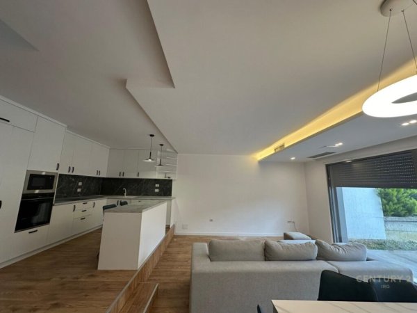 Tirane, jepet me qera Vile 2 Katshe Kati 2, 130 m² 1.400 € (Olive Grove)