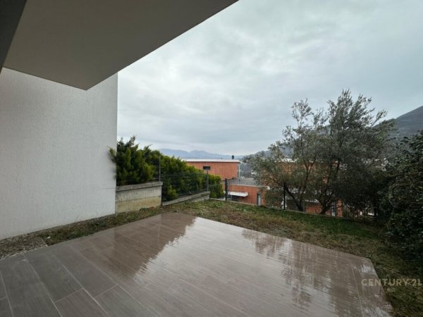 Tirane, jepet me qera Vile 2 Katshe Kati 2, 130 m² 1.400 € (Olive Grove)