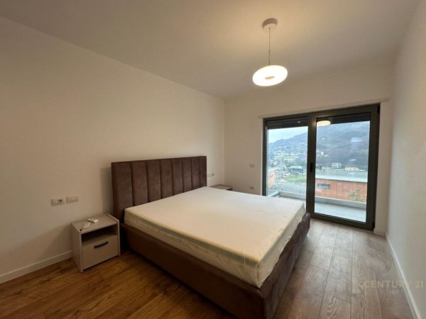 Tirane, jepet me qera Vile 2 Katshe Kati 2, 130 m² 1.400 € (Olive Grove)