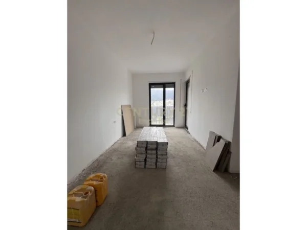 Tirane, shes apartament 3+1+Aneks+Ballkon Kati 6, 132 m² 208.000 € (Porcelan)