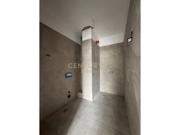 Tirane, shes apartament 3+1+Aneks+Ballkon Kati 6, 132 m² 208.000 € (Porcelan)