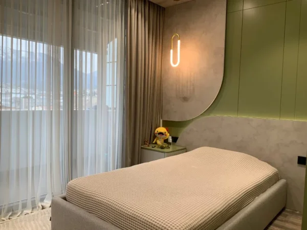 Tirane, shitet apartament 2+1+Aneks+Ballkon Kati 5, 120 m² 300.000 € (ali demi)