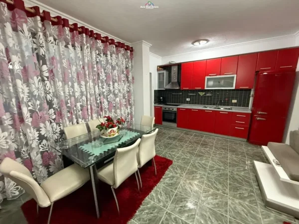 Tirane, jepet me qera apartament 2+1 Kati 11, 125 m² 700 € (21 dhjetori)