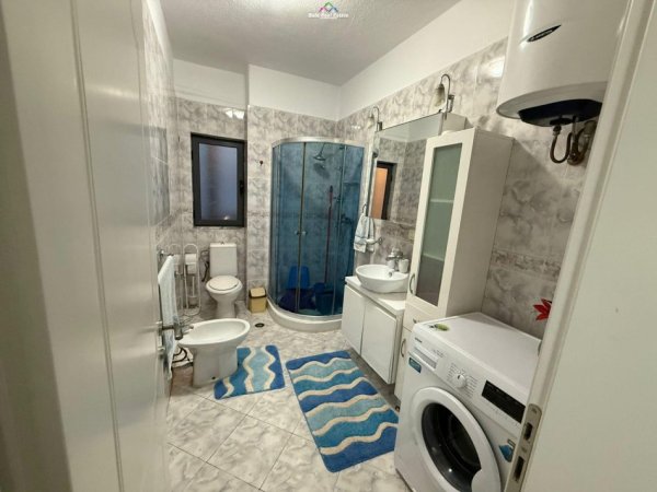 Tirane, jepet me qera apartament 2+1 Kati 11, 125 m² 700 € (21 dhjetori)