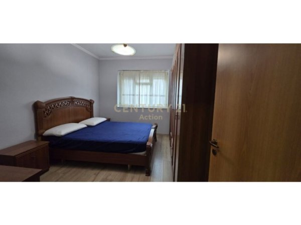 Tirane, jepet me qera apartament 2+1+Aneks+Ballkon Kati 2, 84 m² 600 € (MOZAIKU)