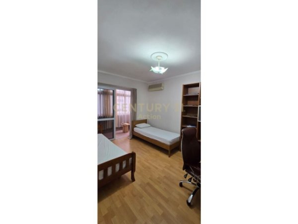 Tirane, jepet me qera apartament 2+1+Aneks+Ballkon Kati 2, 84 m² 600 € (MOZAIKU)