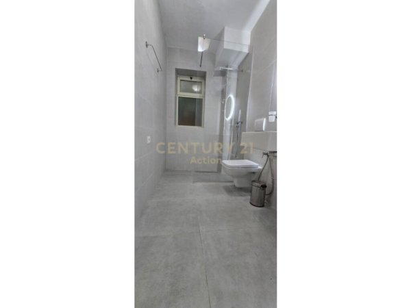 Tirane, jepet me qera apartament 2+1+Aneks+Ballkon Kati 2, 84 m² 600 € (MOZAIKU)