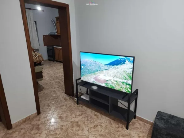 Tirane, jepet me qera Vile 1+1 Kati 2, 80 m² 450 € (21 dhjetori)