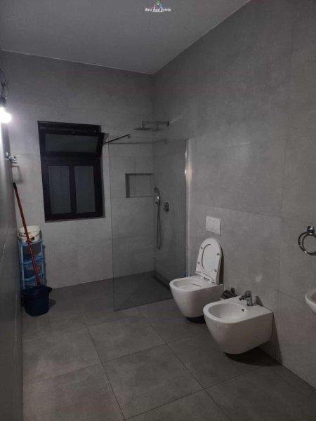 Tirane, jepet me qera Vile 1+1 Kati 2, 80 m² 450 € (21 dhjetori)