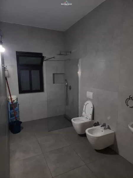 Tirane, jepet me qera Vile 1+1 Kati 2, 80 m² 450 € (21 dhjetori)