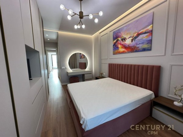 Tirane, jepet me qera apartament 2+1+Aneks+Ballkon Kati 10, 120 m² 1.500 € (Square 21)