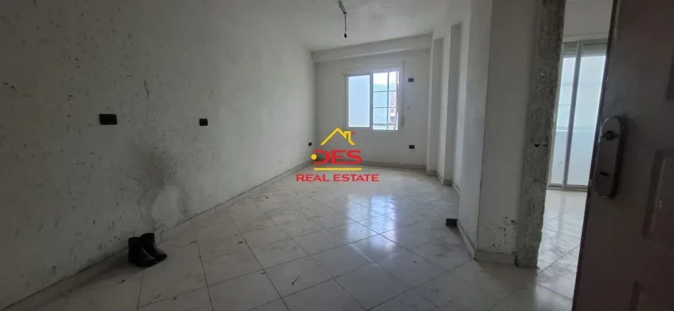 Vlore, shitet apartament 1+1+Ballkon Kati 6, 53 m² 72.000 € (Rruga Ismail Qemali)