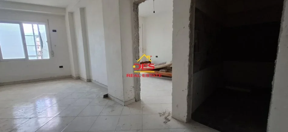 Vlore, shitet apartament 1+1+Ballkon Kati 6, 53 m² 72.000 € (Rruga Ismail Qemali)