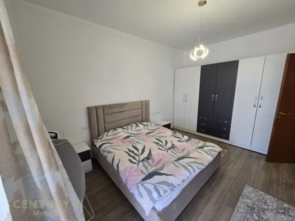 Tirane, jepet me qera apartament 2+1+Aneks+Ballkon Kati 6, 83 m² 600 € (Don Bosko)