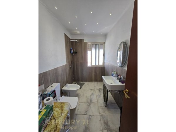 Tirane, jepet me qera apartament 2+1+Aneks+Ballkon Kati 6, 83 m² 600 € (Don Bosko)