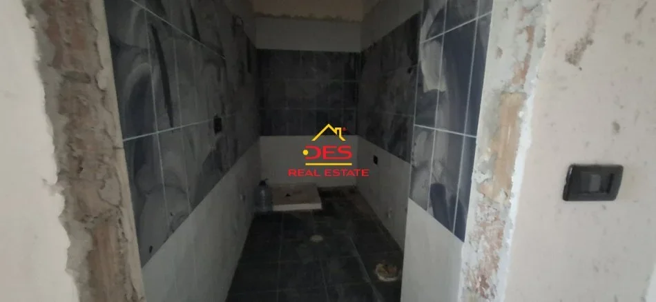 Vlore, shitet apartament 1+1+Ballkon Kati 6, 53 m² 72.000 € (Rruga Ismail Qemali)