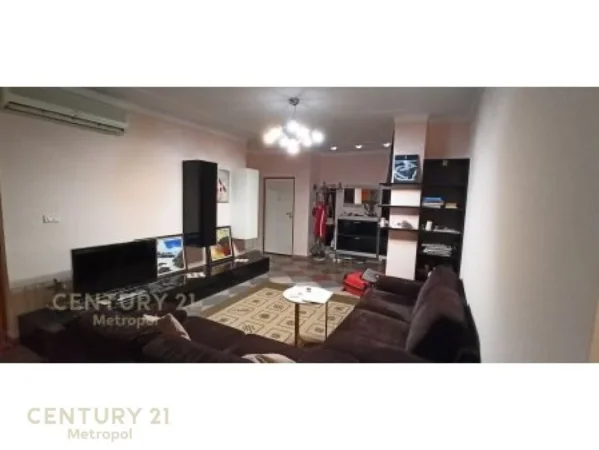 Tirane, jepet me qera apartament 2+1+Aneks+Ballkon Kati 9, 100 m² 750 € (Blloku)