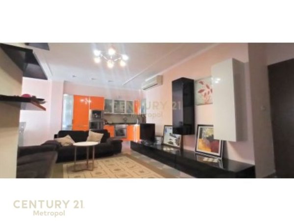 Tirane, jepet me qera apartament 2+1+Aneks+Ballkon Kati 9, 100 m² 750 € (Blloku)