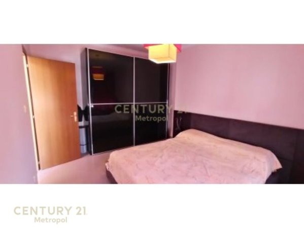 Tirane, jepet me qera apartament 2+1+Aneks+Ballkon Kati 9, 100 m² 750 € (Blloku)