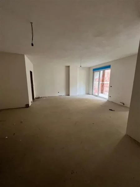 Tirane, shitet apartament 2+1+Ballkon Kati 1, 115 m² 173.230 € (Bulevardi i Ri)