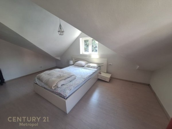 Tirane, jepet me qera Vile 2 Katshe Kati 2, 280 m² 2.000 € (Ambasada Amerikane)