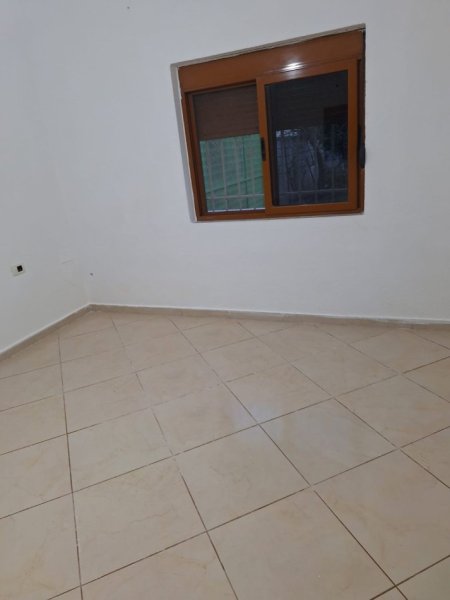 Tirane, jepet me qera apartament 3+1 Kati 1, 120 m² 350 € (Kamez)