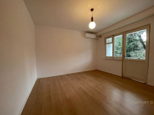Tirane, jepet me qera apartament 2+1+Aneks+Ballkon Kati 2, 96 m² 1.200 € (Piazza)