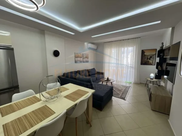 Tirane, jepet me qera apartament 1+1 Kati 5, 65 m² 420 € (UNAZA E RE)