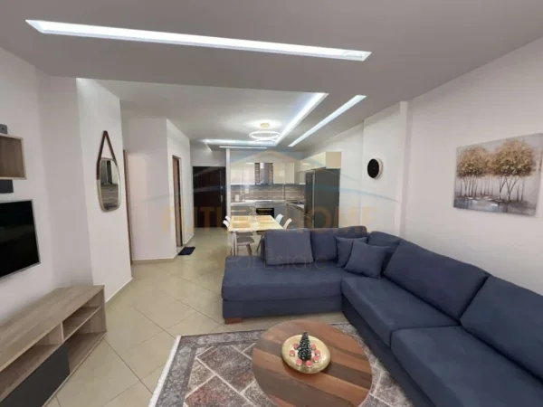Tirane, jepet me qera apartament 1+1 Kati 5, 65 m² 420 € (UNAZA E RE)
