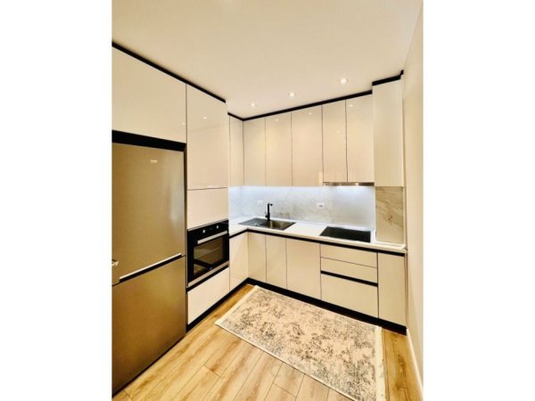Tirane, jepet me qera apartament 1+1+Aneks+Ballkon Kati 2, 70 m² 890 € (Kompleksi Kika 2)
