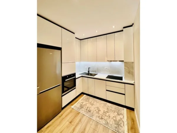 Tirane, jepet me qera apartament 1+1+Aneks+Ballkon Kati 2, 70 m² 890 € (Kompleksi Kika 2)
