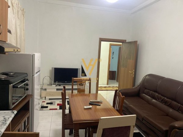 Tirane, jepet me qera apartament 1+1+Ballkon Kati 1, 62 m² 500 € (QENDER)