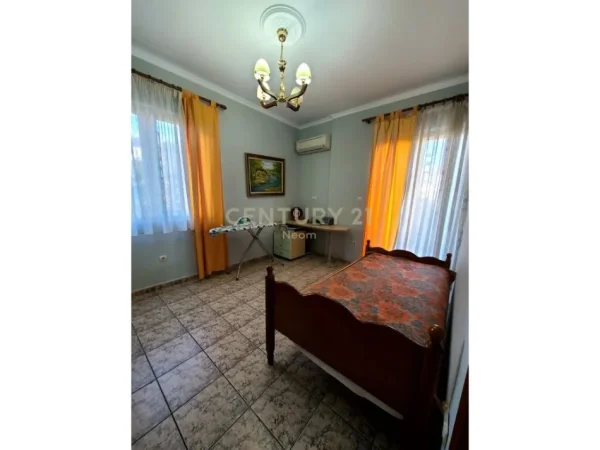 Tirane, jepet me qera apartament 3+1+Aneks+Ballkon Kati 2, 130 m² 900 € (TREGU ELEKTRIK)