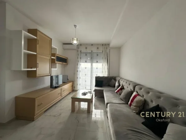Tirane, jepet me qera apartament 2+1+Aneks+Ballkon Kati 6, 102 m² 600 € (Porcelan)