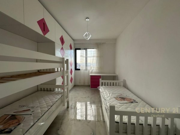 Tirane, jepet me qera apartament 2+1+Aneks+Ballkon Kati 6, 102 m² 600 € (Porcelan)