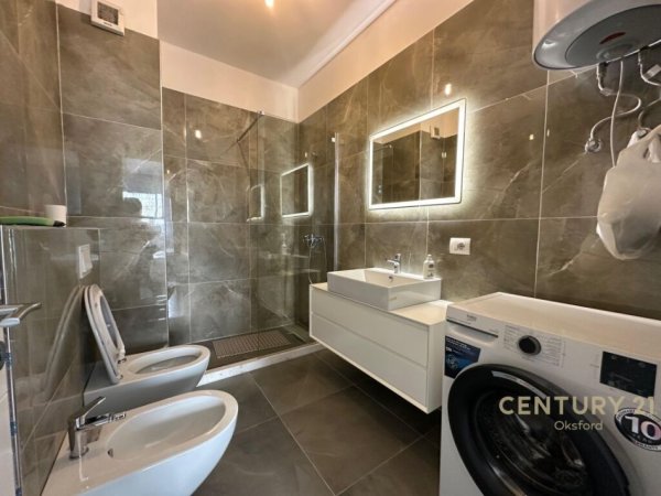 Tirane, jepet me qera apartament 2+1+Aneks+Ballkon Kati 6, 102 m² 600 € (Porcelan)