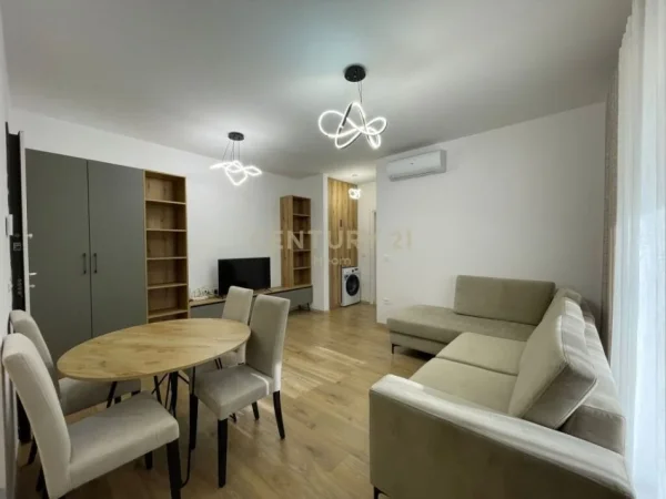 Tirane, jepet me qera apartament 1+1+Aneks+Ballkon , 64 m² 800 € (LIQENI TE THATE)