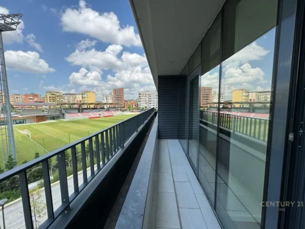 Tirane, jepet me qera apartament 2+1+Aneks+Ballkon Kati 2, 130 m² 1.500 € (Lake View)