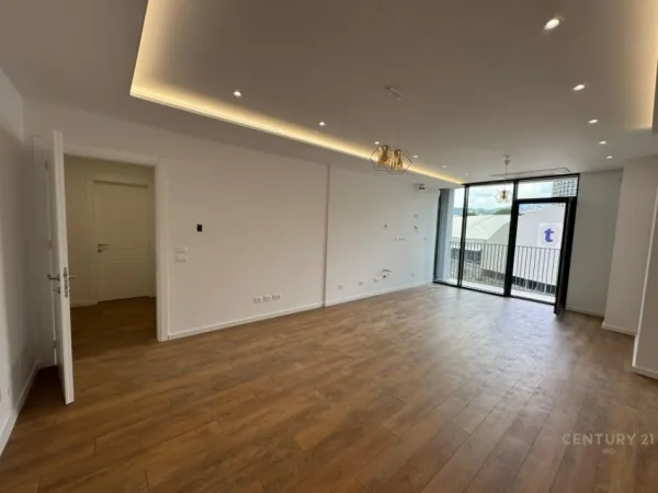 Tirane, jepet me qera apartament 2+1+Aneks+Ballkon Kati 2, 130 m² 1.500 € (Lake View)