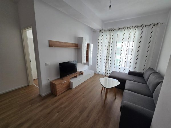 Tirane, jepet me qera apartament 1+1+Ballkon Kati 5, 75 m² 400 € (Ali Demi)